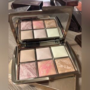 Hourglass Ambient Lighting Palette - Multi-Color